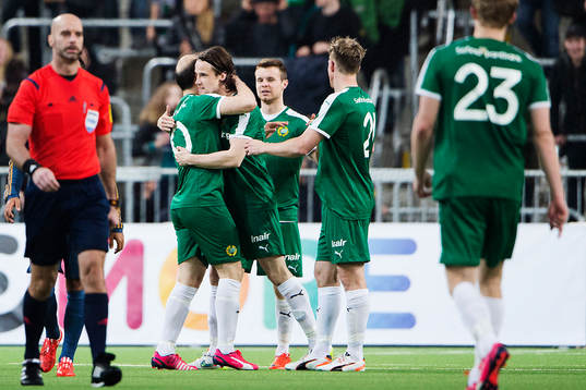 Hammarbys Linus Hallenius jublar