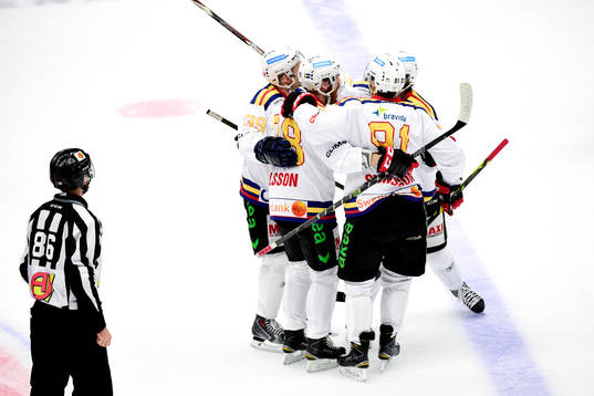 Malmö Redhawks Jens Olsson jublar