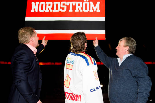 Roger Nordström (m) ser på