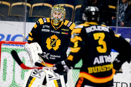 Skellefteås målvakt Erik Hanses släppte in 3 mål på 6