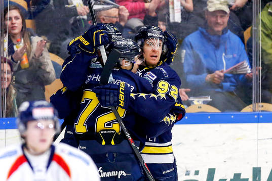s Anton Bengtsson jublar