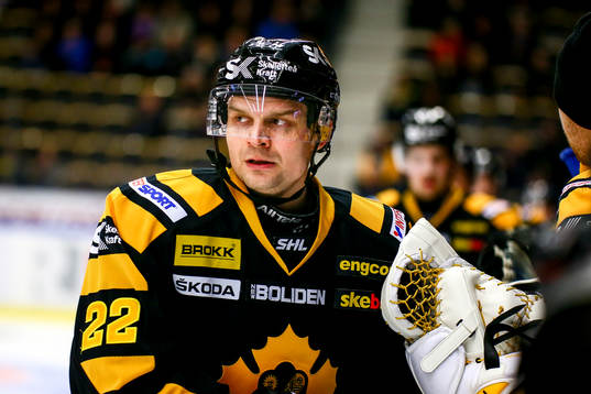 Skellefteås Janne Pesonen jublar