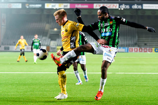 Elfsborgs Per Frick och Gais Richard Ntomba Ekunde