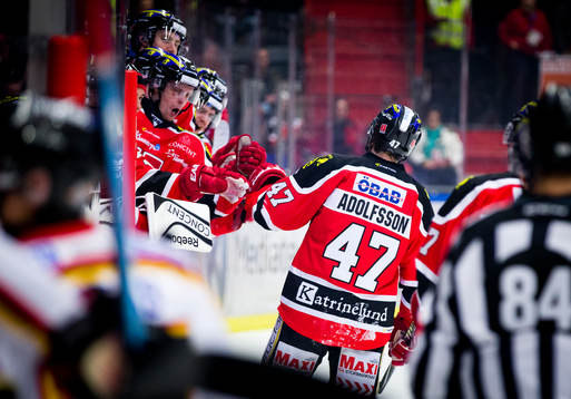 Örebros Johan Adolfsson gör 1-0 och jublar