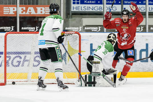 Vita Hästens gör 0-2 av Alexander Larsson (ej i bild) och