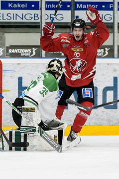Vita Hästens gör 0-2 av Alexander Larsson (ej i bild) och
