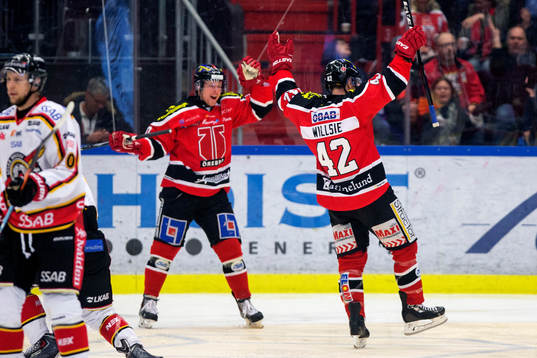 Örebros Brian Willsie jublar
