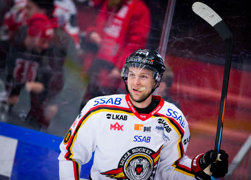 Luleås Johan Harju gör 1-1 och jublar