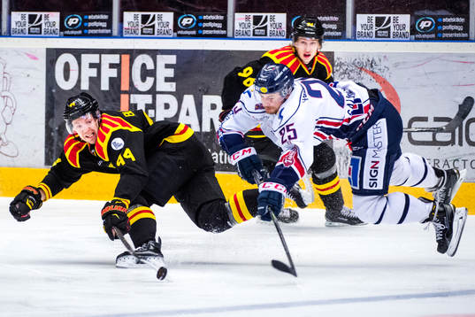 Brynäs Jacob Blomqvist och Linköpings Johannes Salmonsson