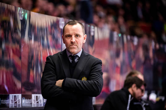 Brynäs huvudtränare Thomas Berglund  deppar