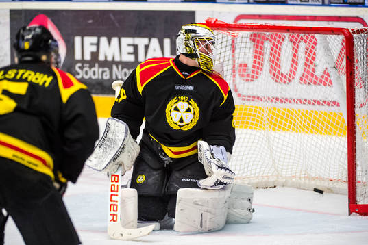 Brynäs målvakt Bernhard Starkbaum släpper in 3-0 och