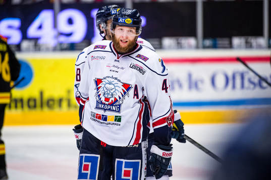 Linköpings Jonas Junland deppar
