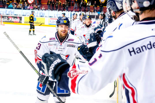 Linköpings Nichlas Hardt jublar