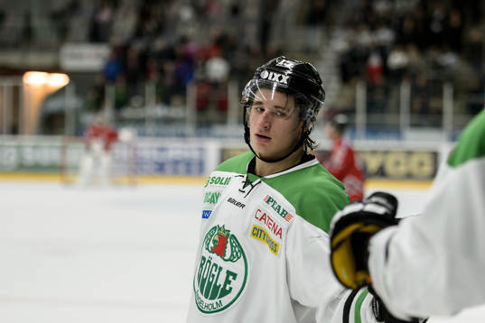 Rögles Jakob Lilja firar med båset