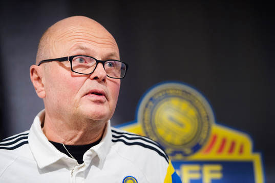F19-landslagets förbundskapten Calle Barrling presenterar