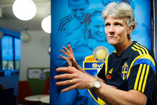 Sveriges förbundskapten Pia Sundhage presenterar truppen