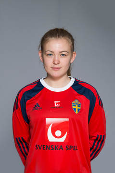 Nellie Jönsson som spelar i F17/98-landslaget