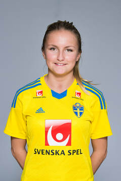 Tova Lindahl som spelar i F17/98-landslaget