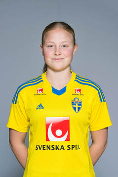 Ebba Wieder som spelar i F17/98-landslaget