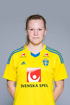 Josefine Rybrink som spelar i F17/98-landslaget