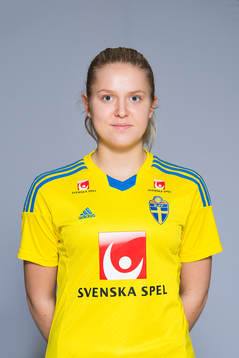 Linnea Aronsson som spelar i F17/98-landslaget