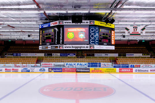 Interiör på FM Mattsson Arena före ishockeymatchen i