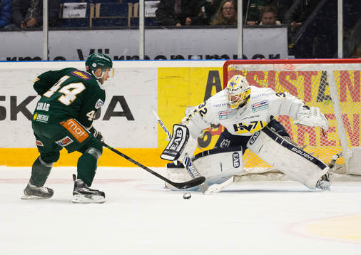 under ishockeymatchen i SHL mellan Färjestad och HV71