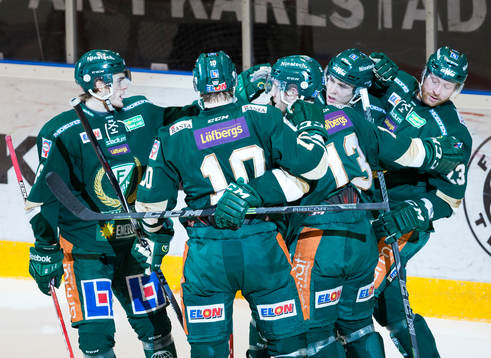 Färjestads Martin Röymark  firar mål 2-1 med Ludwig
