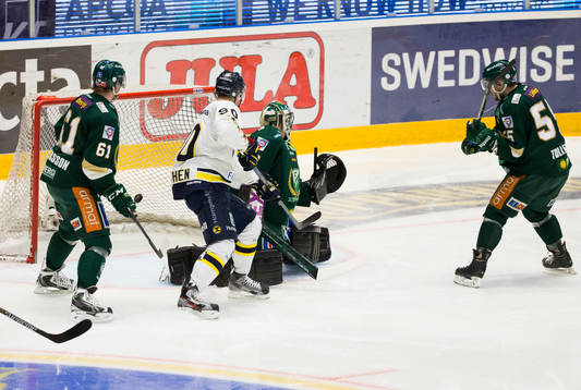 s Erik Christensen (ej i bild) kvitterar till 1-1 bakom
