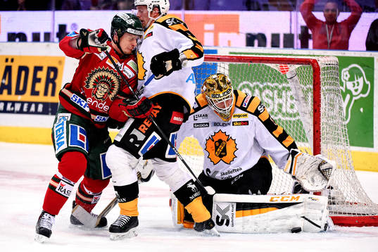 Frölundas Nicklas Lasu och Skellefteås Tim Heed och