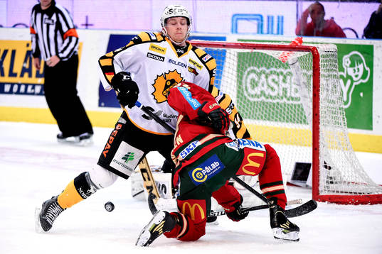 Skellefteås Anton Lindholm och Frölundas Artturi Lehkonen