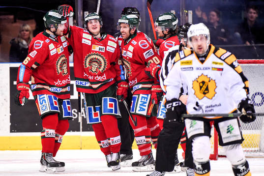 Frölundas Artturi Lehkonen och Joel Lundqvist jublar
