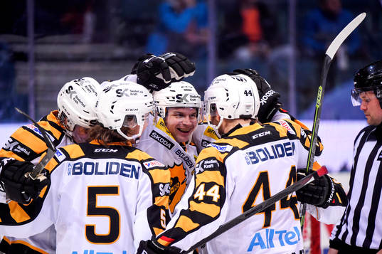 Skellefteås Janne Pesonen jublar