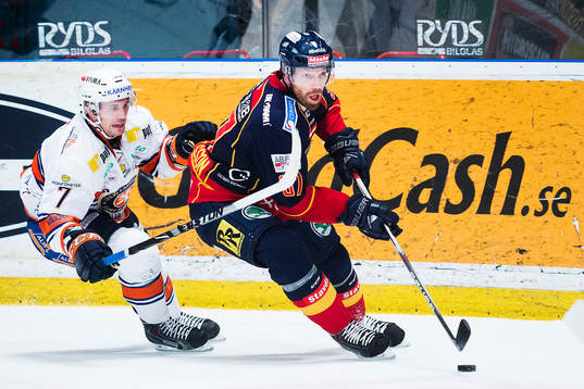 Växjös Jeff Tambellini och Djurgårdens Mikael Samuelsson