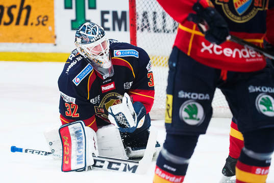 Djurgårdens Mikael Samuelsson deppar