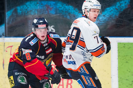 Djurgårdens Linus Arnesson och Växjös Patrik Lundh