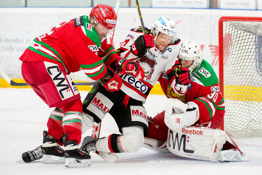 Malmö Redhawks Mathias Tjärnqvist hamnar emellan Moras