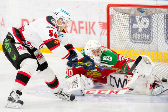 Malmö Redhawks Fabian Brunnström gör 0-3 bakom Moras