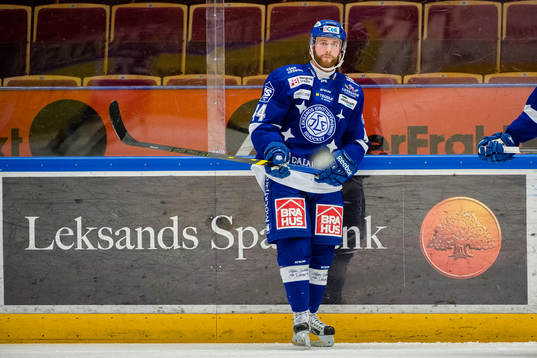 Leksands Mattias Guter före ishockeymatchen i SHL mellan