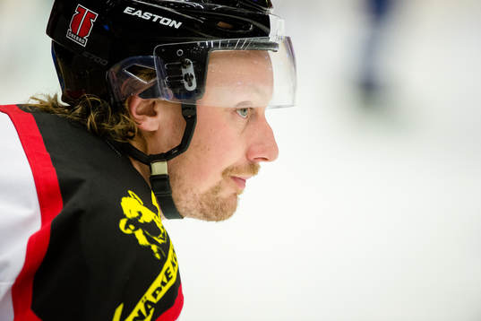 Örebros Marcus Weinstock före ishockeymatchen i SHL