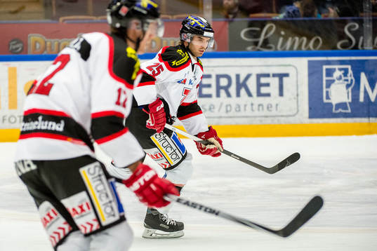 Örebros Martin Johansson före ishockeymatchen i SHL