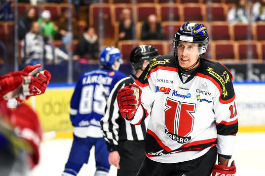 Örebros Marko Anttila jublar