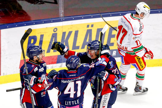 Linköpings Carl Dahlström jublar