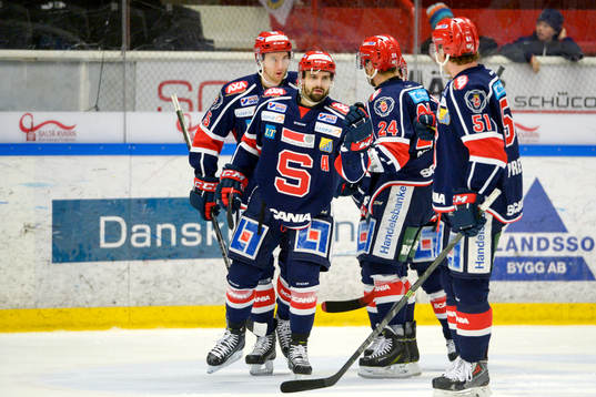 Södertäljes Mattias Beck jublar