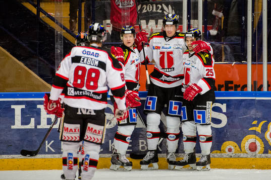 Örebros Marko Anttila ,m, jublar