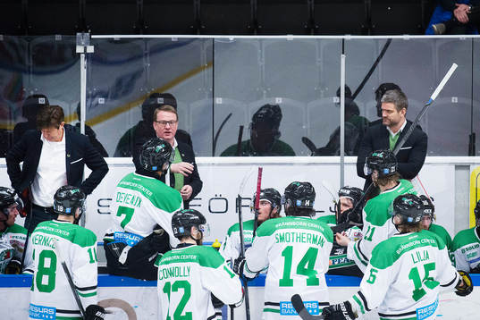 Rögles tränare Magnus Bogren (m) och assisterande