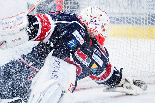 Södertäljes målvakt Christoffer Bengtsberg släpper in