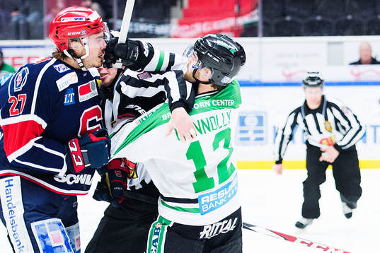 Södertäljes Jacob Dahlström och Rögles Jack Connolly i