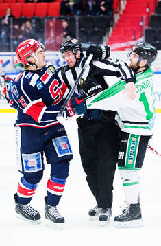 Södertäljes Jacob Dahlström och Rögles Jack Connolly i