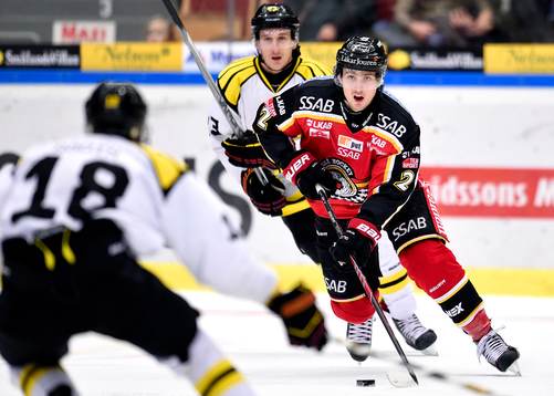 Luleås Dean Kukan med pucken